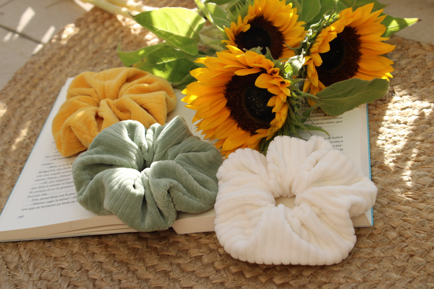 Chouchous/Scrunchies élastiques pour cheveux en velours côtelé