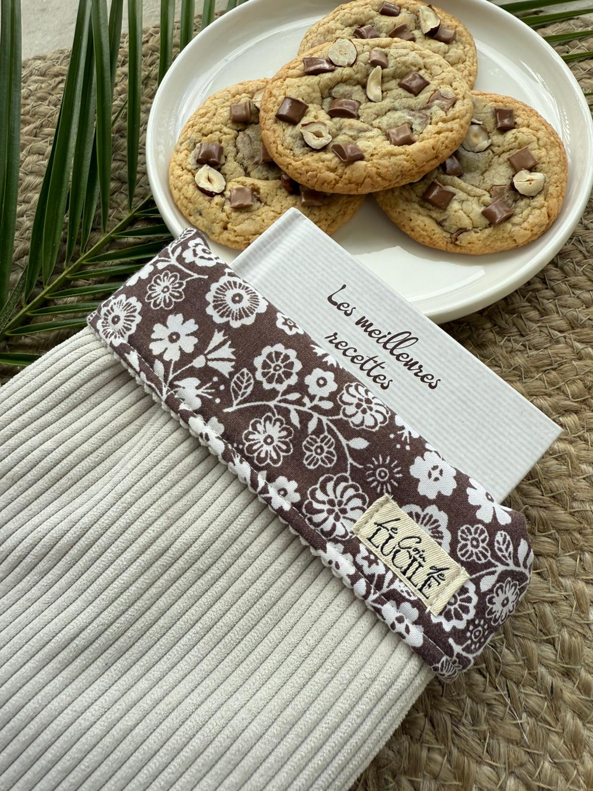 Pochette pour livre de poche, broché, liseuse - Velours côtelé blanc cassé et coton fleuri marron upcycling